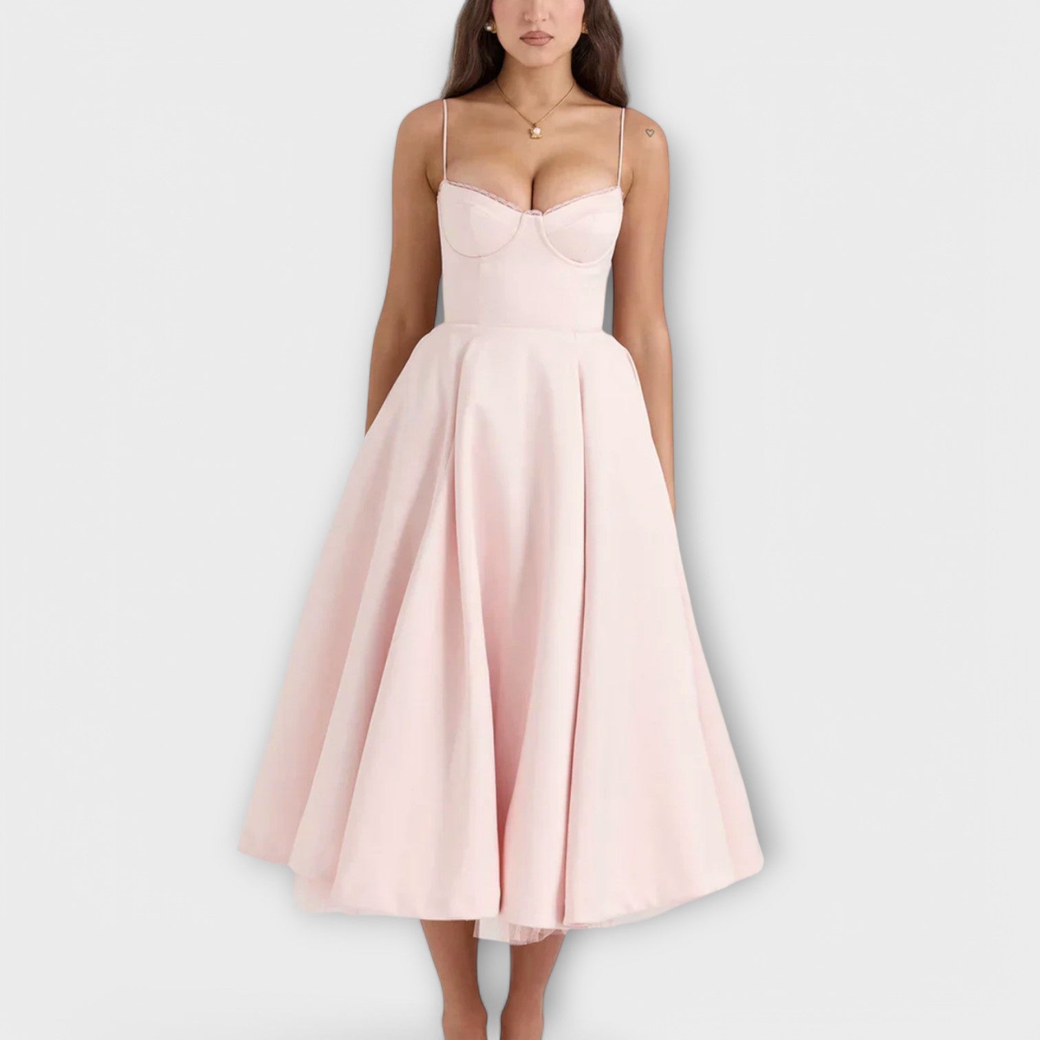 Mélie – Lätt sommarklänning med korsettdetalj