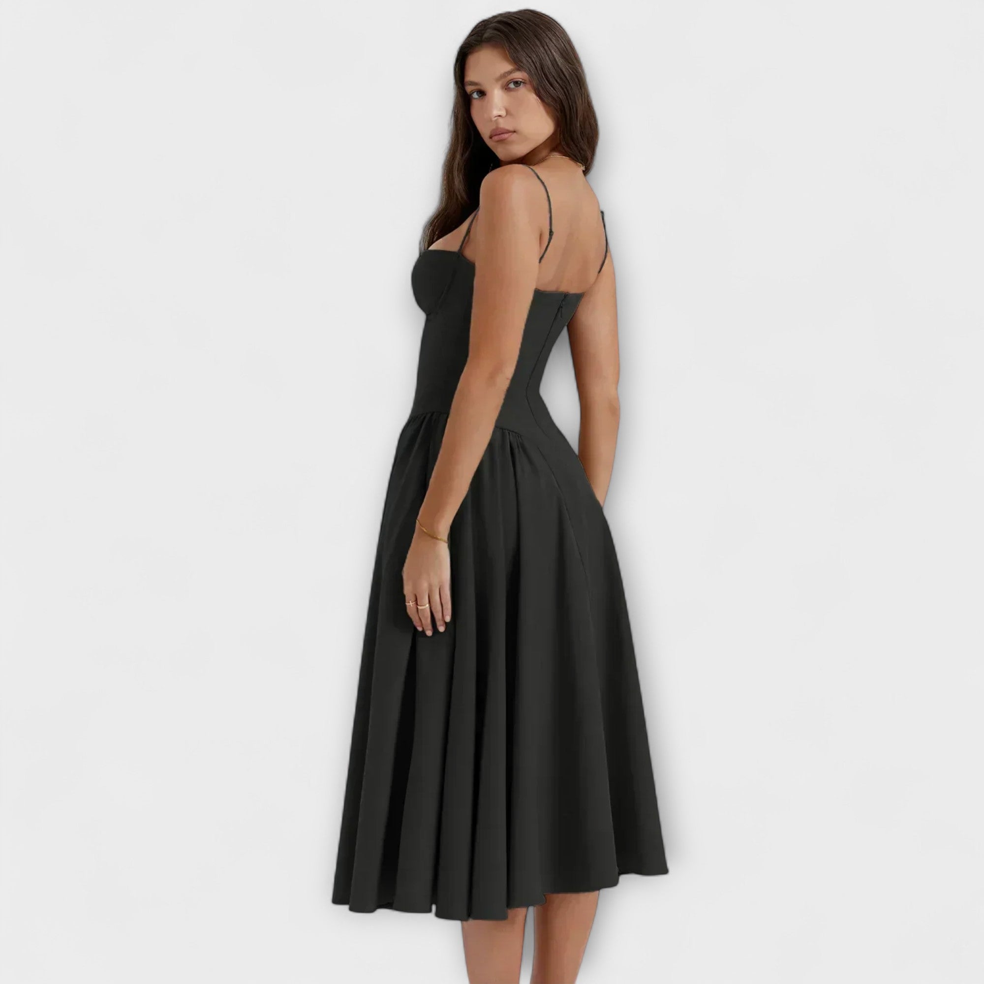 Rosalie - Sofistikerad ärmlös spetsklänning