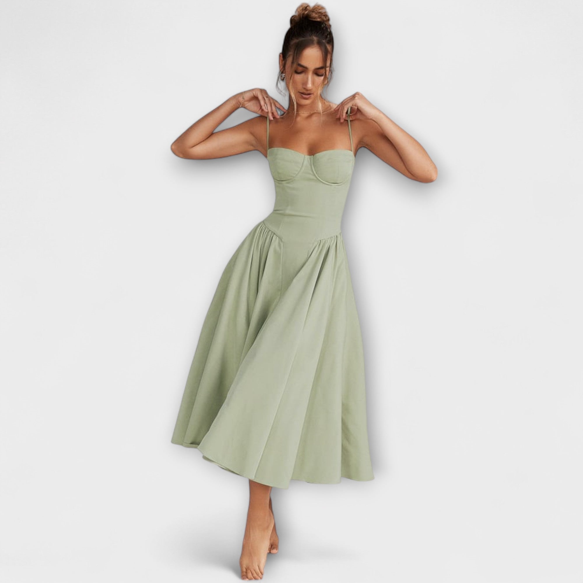 Rosalie - Sofistikerad ärmlös spetsklänning