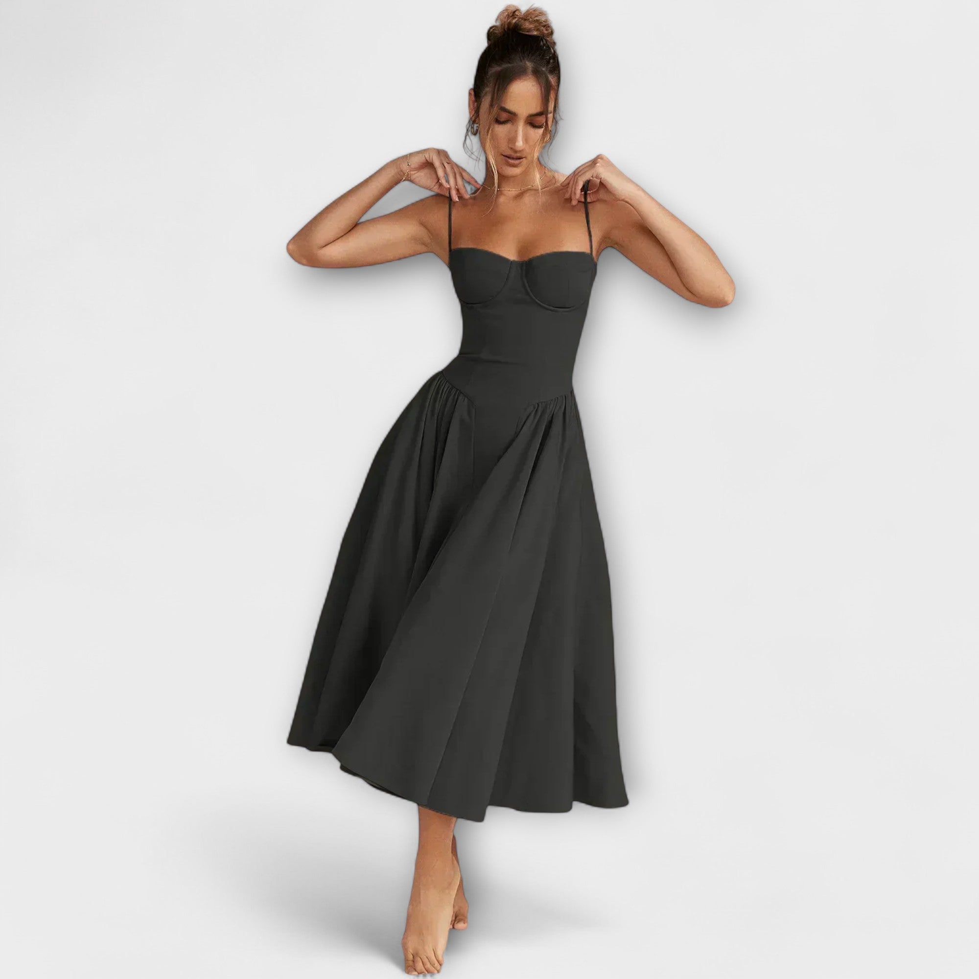 Rosalie - Sofistikerad ärmlös spetsklänning