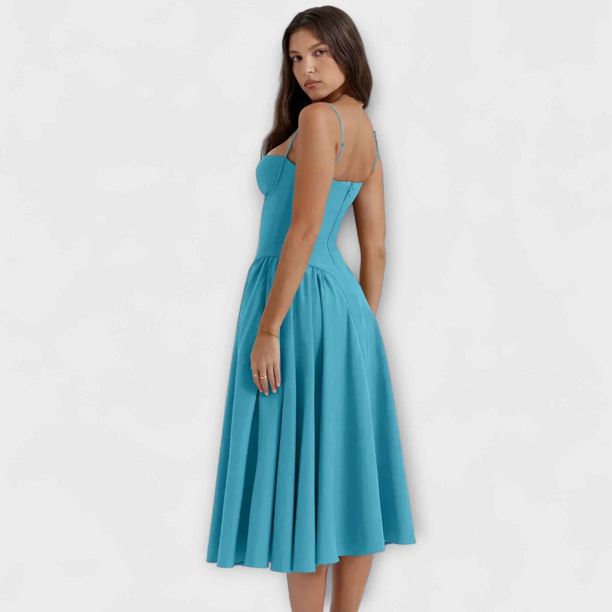 Rosalie - Sofistikerad ärmlös spetsklänning