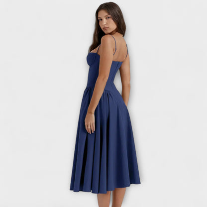 Rosalie - Sofistikerad ärmlös spetsklänning