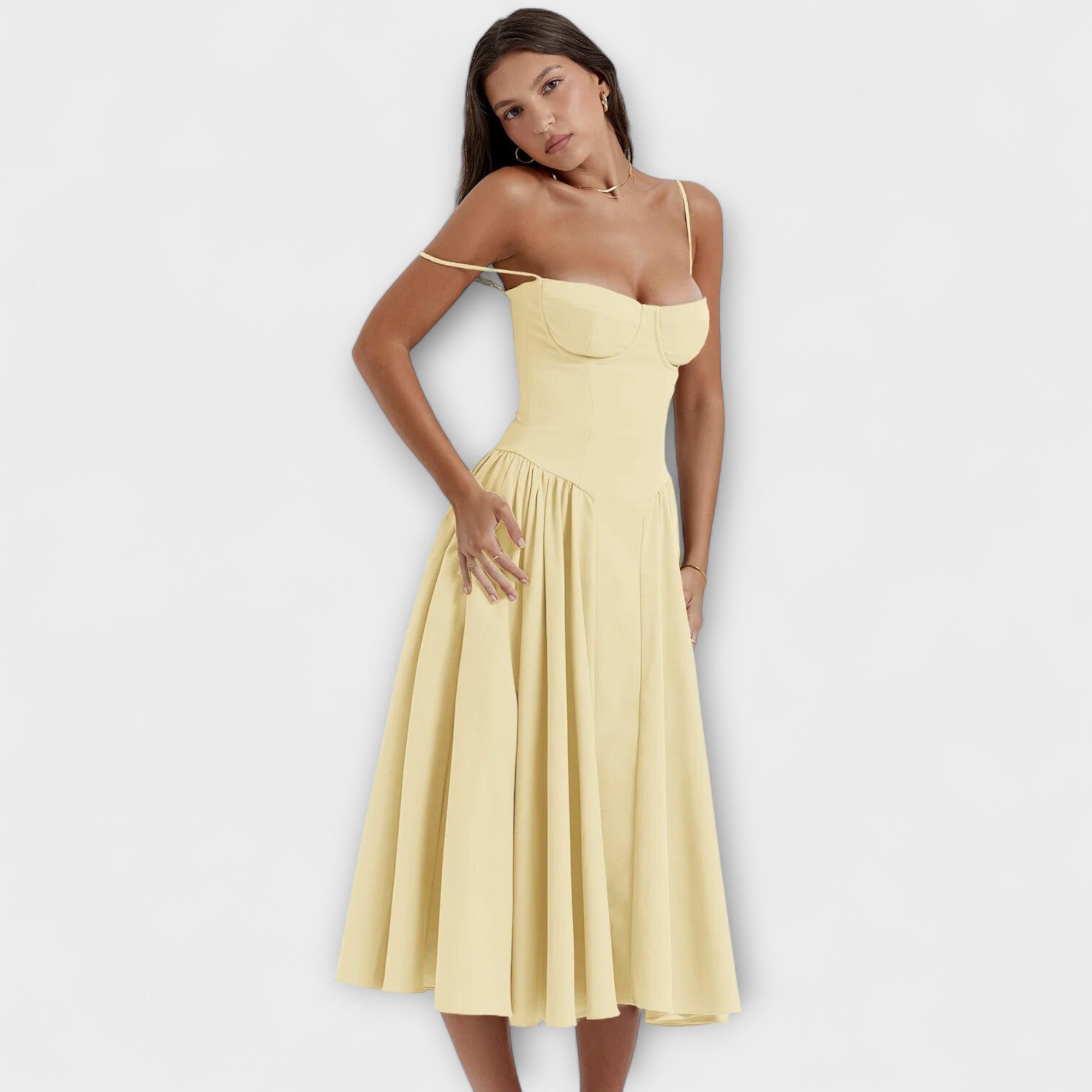 Rosalie - Sofistikerad ärmlös spetsklänning