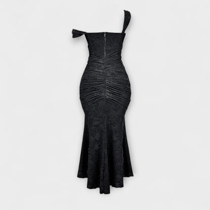 Renske - Lång klänning med en elegant och sofistikerad bodice