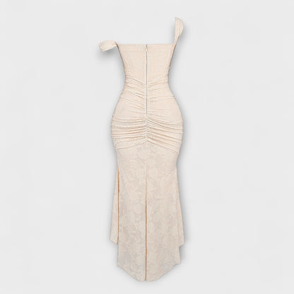 Renske - Lång klänning med en elegant och sofistikerad bodice